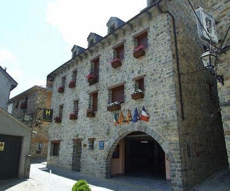 Hotel Villa Russell Torla Exterior photo