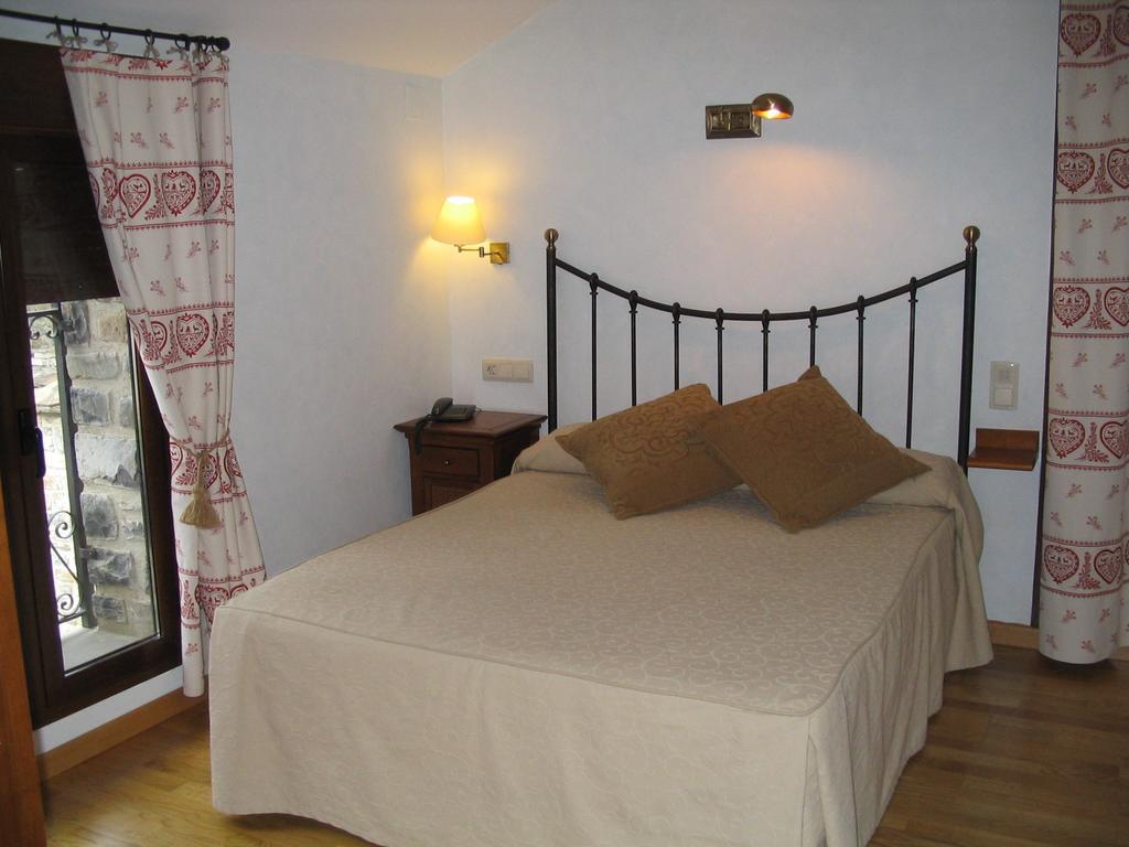 Hotel Villa Russell Torla Room photo